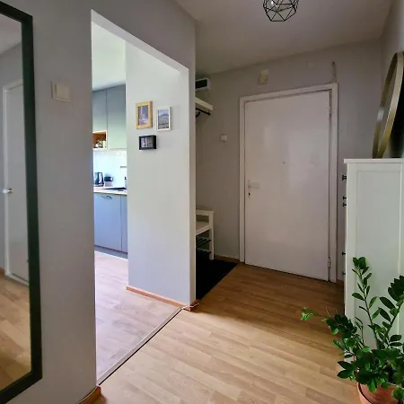 Cozy Near Old Town & Jurmala Train